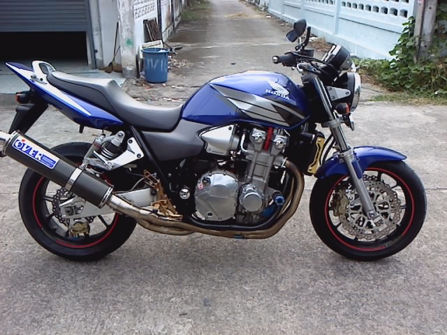  CB 400